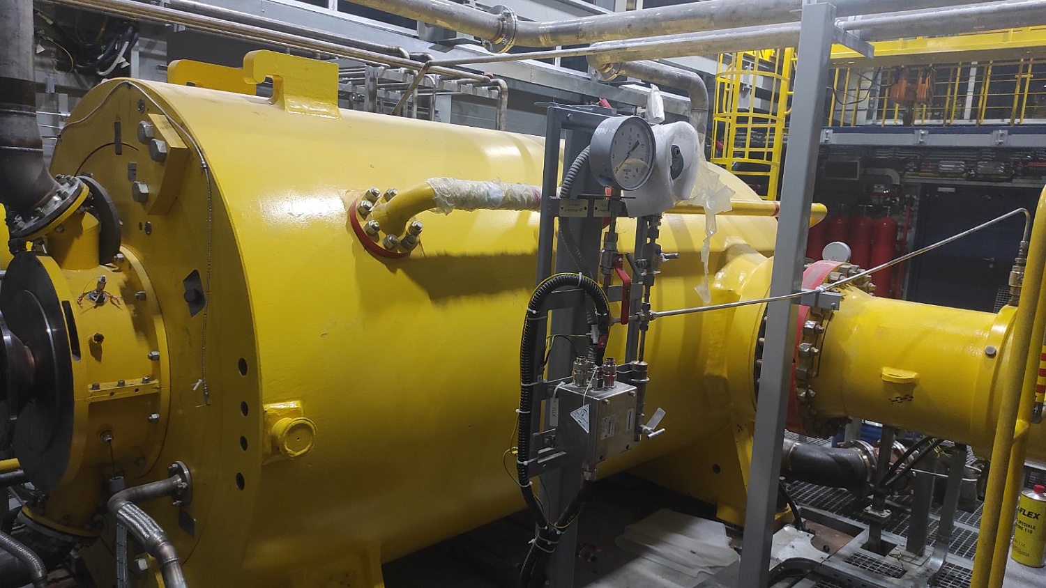 Закончен монтаж компрессора на Семаковском газовом месторождении